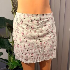 Forever 21 Pink and White Floral Skirt